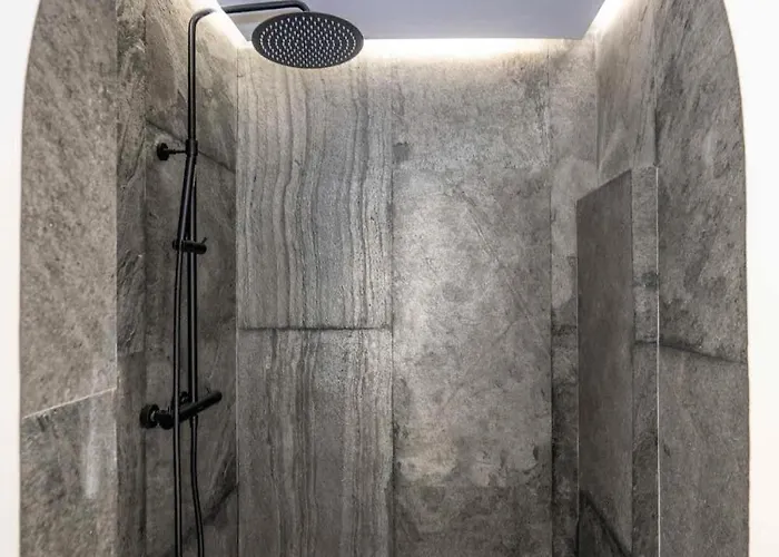 Appartement Terrasse Tropezienne # Luxe - Proche - Jardin *